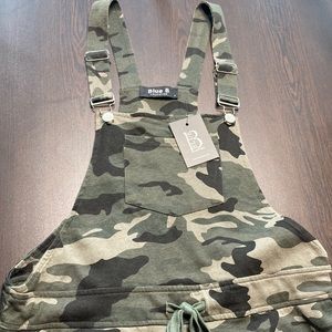 New with tags Blue B camo shortalls